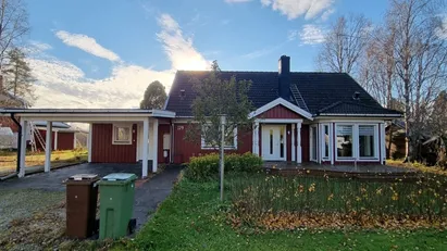 Villa i lungt område nära till Lulerå centrtum